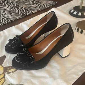 Fendi Black Suede Bow Block Heel Pumps with White Textured Heel 38